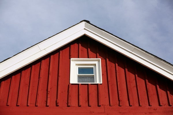 PLANTING ROOTS IN A MODERN BARNHOUSE